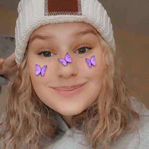 Meet your Posher, Caroline